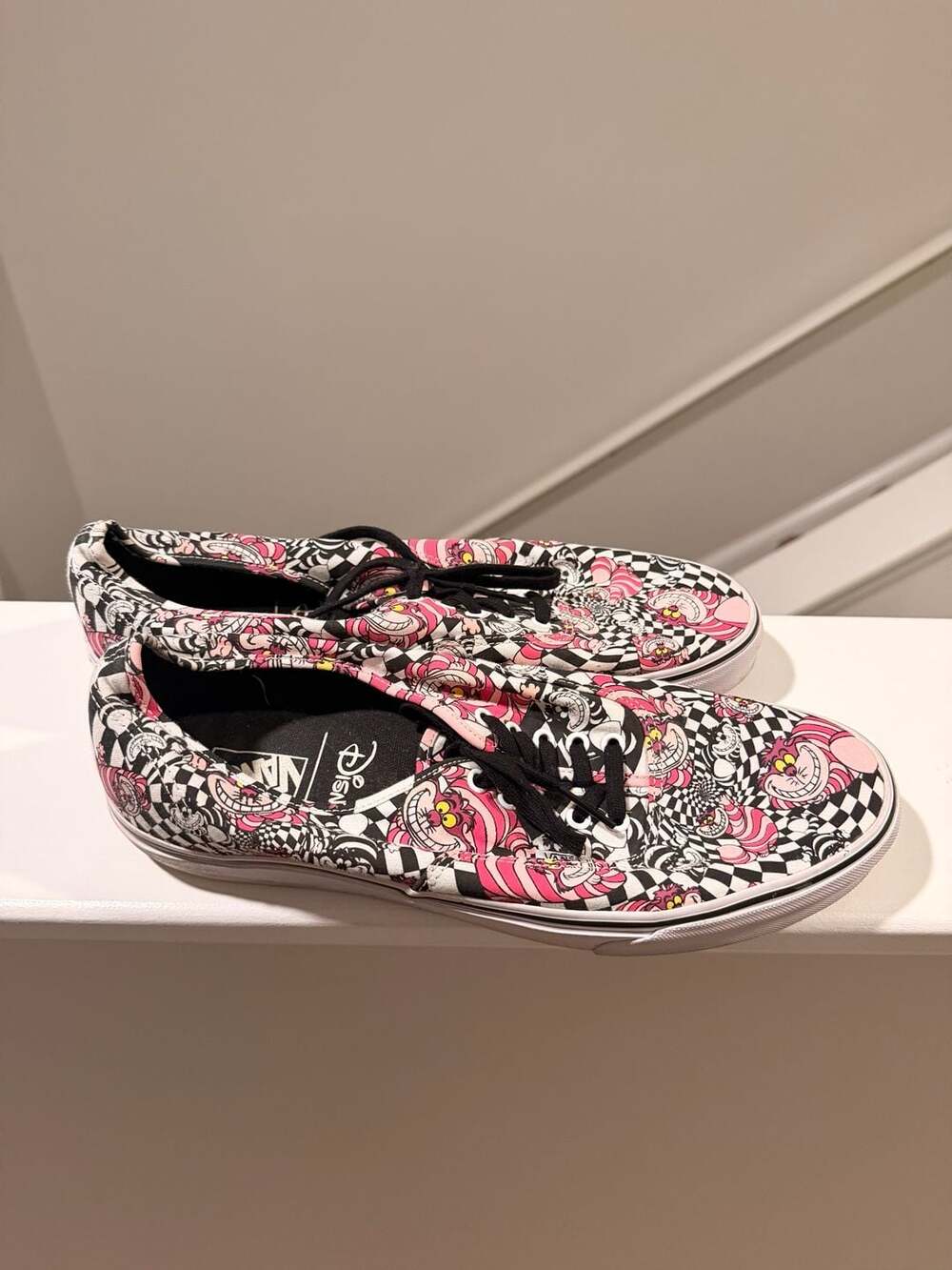 Vans Disney Alice in Wonderland Cheshire Cat Authentic Shoes